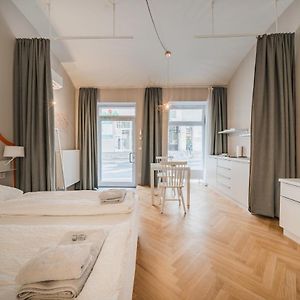 Deluxe Studio